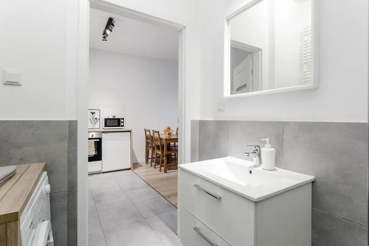 Chill Apartments Airport Apartments Warsaw 0*,